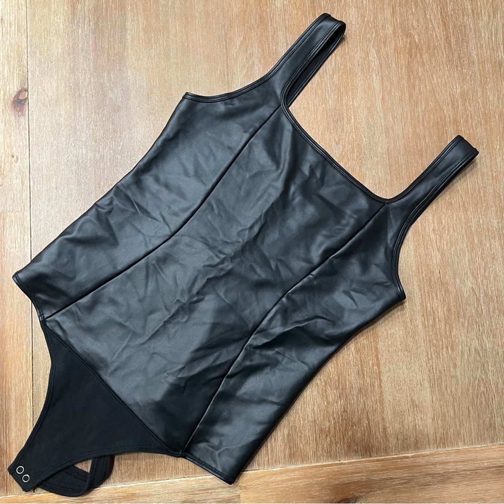Abercrombie & Fitch Black Faux Leather Bodysuit S - Picture 5 of 8